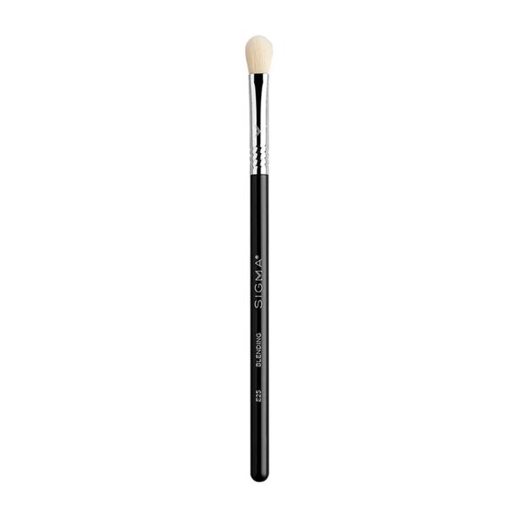Sigma Beauty - E25 Blending Brush - Picture 2 of 3